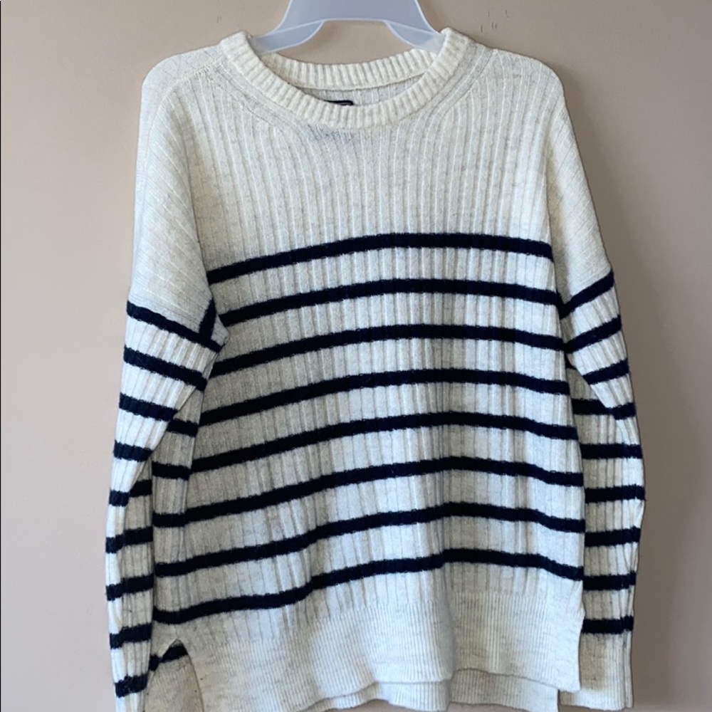 Abercrombie and Fitch Sweater